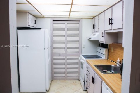 Condominio en alquiler en Weston, Florida, 2 dormitorios, 102.75 m2 № 2026102 - foto 2