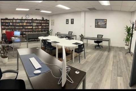 Снять в аренду кондоминиум в Уэстон, Флорида 2 спальни, 102.75м2, № 2026102 - фото 15