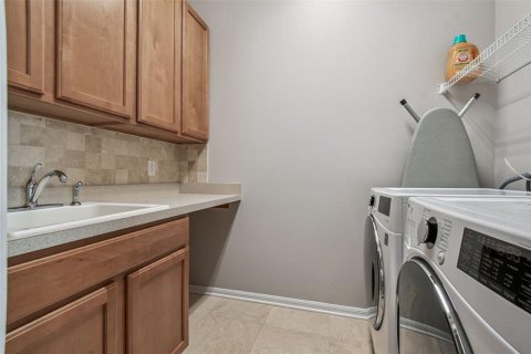 House in Odessa, Florida 4 bedrooms, 243.96 sq.m. № 1895057 - photo 29