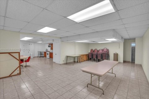 Купить кондоминиум в Халландейл-Бич, Флорида 1 спальня, 81.57м2, № 2053407 - фото 20