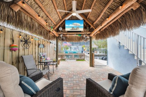 House in Key Largo, Florida 4 bedrooms, 104.05 sq.m. № 2066209 - photo 3