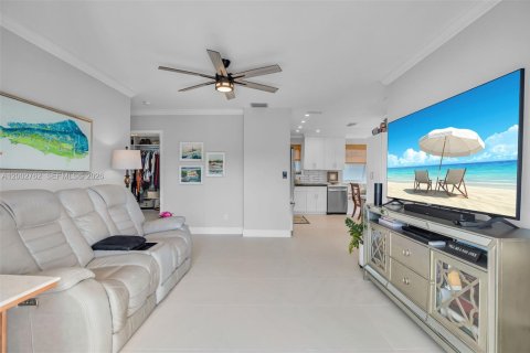 House in Key Largo, Florida 4 bedrooms, 104.05 sq.m. № 2066209 - photo 7