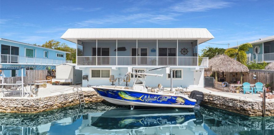 House in Key Largo, Florida 4 bedrooms, 104.05 sq.m. № 2066209