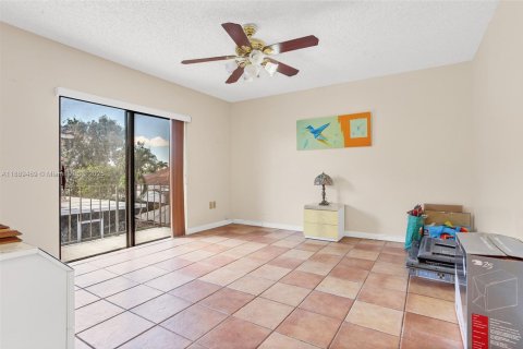 Adosado en venta en Miami, Florida, 3 dormitorios, 142.7 m2 № 1944464 - foto 22