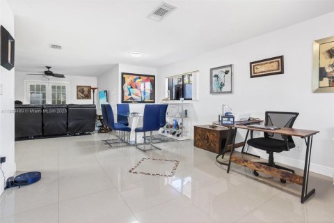 Adosado en venta en Miami, Florida, 3 dormitorios, 142.7 m2 № 1944464 - foto 4