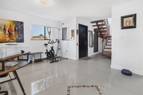 Adosado en venta en Miami, Florida, 3 dormitorios, 142.7 m2 № 1944464 - foto 6