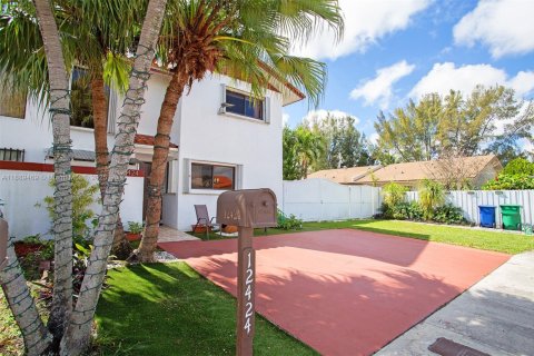 Adosado en venta en Miami, Florida, 3 dormitorios, 142.7 m2 № 1944464 - foto 2