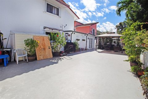 Adosado en venta en Miami, Florida, 3 dormitorios, 142.7 m2 № 1944464 - foto 19