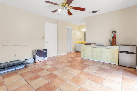 Adosado en venta en Miami, Florida, 3 dormitorios, 142.7 m2 № 1944464 - foto 23