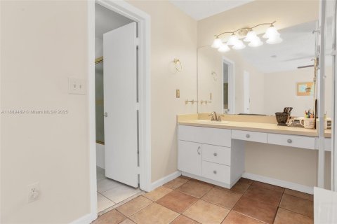 Adosado en venta en Miami, Florida, 3 dormitorios, 142.7 m2 № 1944464 - foto 24