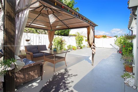 Adosado en venta en Miami, Florida, 3 dormitorios, 142.7 m2 № 1944464 - foto 20