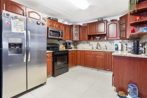 Adosado en venta en Miami, Florida, 3 dormitorios, 142.7 m2 № 1944464 - foto 9
