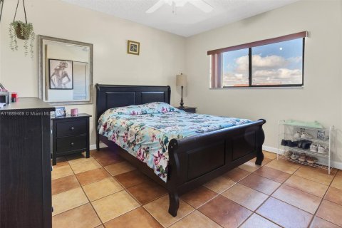 Adosado en venta en Miami, Florida, 3 dormitorios, 142.7 m2 № 1944464 - foto 27