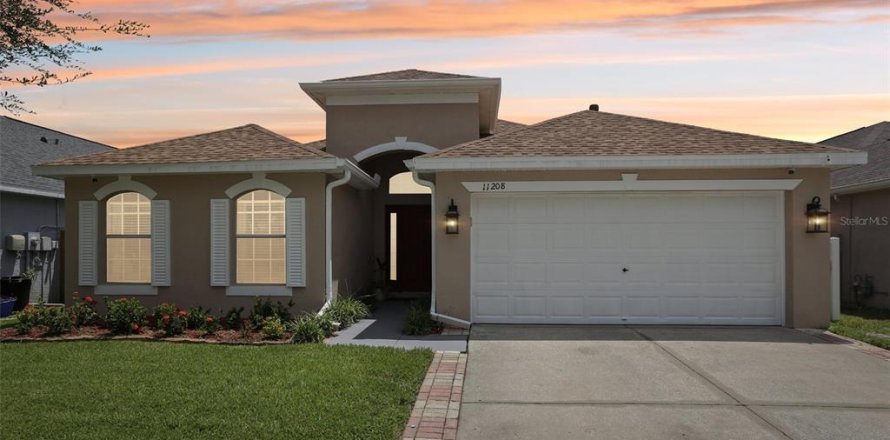 House in Tampa, Florida 3 bedrooms, 130.9 sq.m. № 1887057