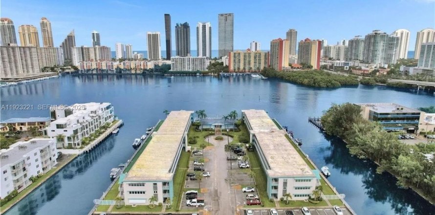 Condo à North Miami Beach, Floride, 1 chambre № 1984379