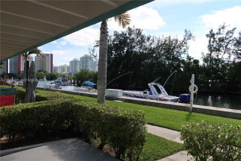 Copropriété à louer à North Miami Beach, Floride: 1 chambre, 63.55 m2 № 1984379 - photo 8