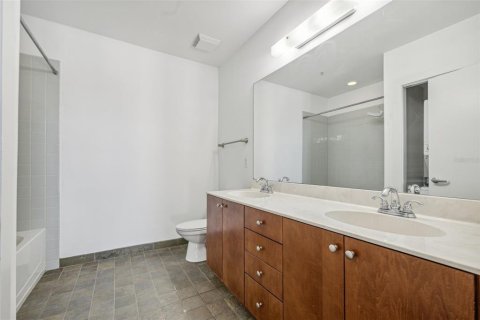 Condo in Tampa, Florida, 1 bedroom  № 1851261 - photo 20