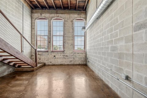 Condo in Tampa, Florida, 1 bedroom  № 1851261 - photo 8