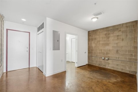 Condo in Tampa, Florida, 1 bedroom  № 1851261 - photo 4