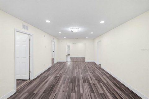 Casa en venta en Tampa, Florida, 4 dormitorios, 156.08 m2 № 2234267 - foto 4