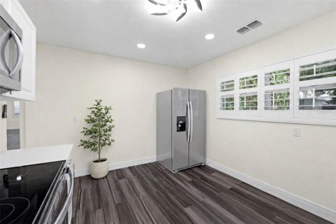 Casa en venta en Tampa, Florida, 4 dormitorios, 156.08 m2 № 2234267 - foto 3