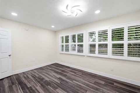 Casa en venta en Tampa, Florida, 4 dormitorios, 156.08 m2 № 2234267 - foto 7
