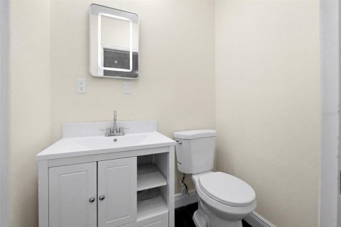 Casa en venta en Tampa, Florida, 4 dormitorios, 156.08 m2 № 2234267 - foto 9