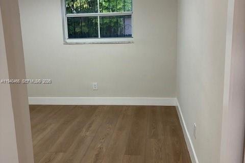 House in Miami, Florida 3 bedrooms, 183.11 sq.m. № 1998388 - photo 11