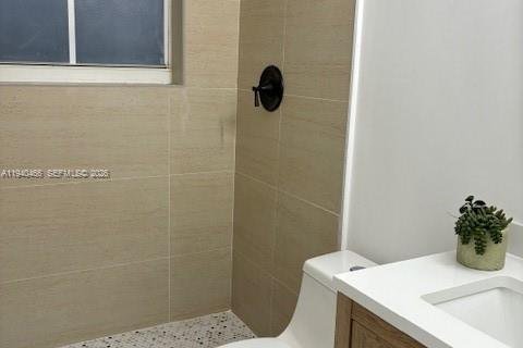 House in Miami, Florida 3 bedrooms, 183.11 sq.m. № 1998388 - photo 9