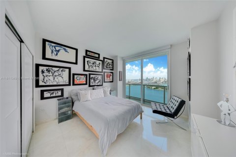 Condo in Miami Beach, Florida, 2 bedrooms  № 1756725 - photo 13