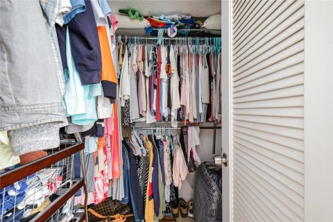 Купить кондоминиум в Майами-Бич, Флорида 1 спальня, 61.5м2, № 2021004 - фото 16