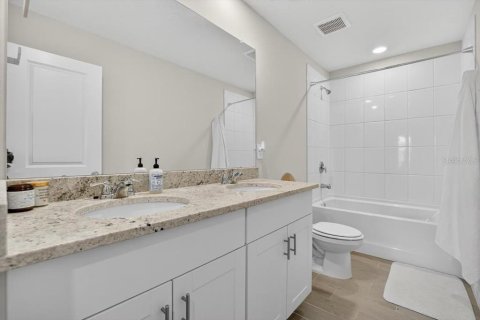 House in Parrish, Florida 4 bedrooms, 202.34 sq.m. № 1846553 - photo 18