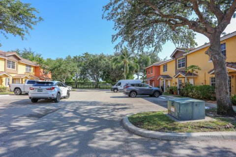 Adosado en venta en Lauderhill, Florida, 2 dormitorios, 113.71 m2 № 2083050 - foto 13