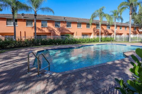 Adosado en venta en Lauderhill, Florida, 2 dormitorios, 113.71 m2 № 2083050 - foto 14