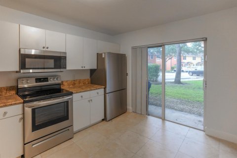 Adosado en venta en Lauderhill, Florida, 2 dormitorios, 113.71 m2 № 2083050 - foto 3