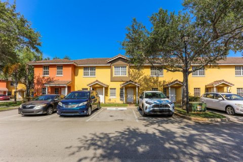 Adosado en Lauderhill, Florida 2 dormitorios, 113.71 m2 № 2083050