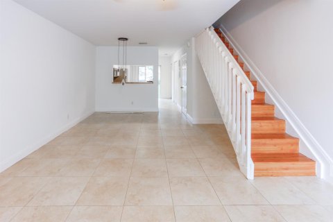 Adosado en venta en Lauderhill, Florida, 2 dormitorios, 113.71 m2 № 2083050 - foto 6
