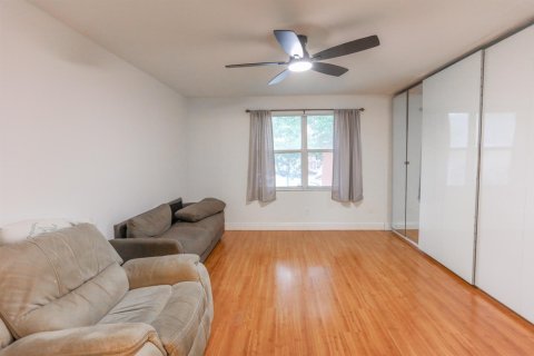 Adosado en venta en Lauderhill, Florida, 2 dormitorios, 113.71 m2 № 2083050 - foto 7