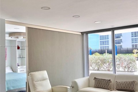 Condominio en venta en Pompano Beach, Florida, 2 dormitorios, 97.55 m2 № 1777569 - foto 7