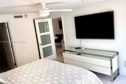 Condominio en venta en Pompano Beach, Florida, 2 dormitorios, 97.55 m2 № 1777569 - foto 17