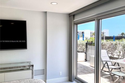 Condominio en venta en Pompano Beach, Florida, 2 dormitorios, 97.55 m2 № 1777569 - foto 16