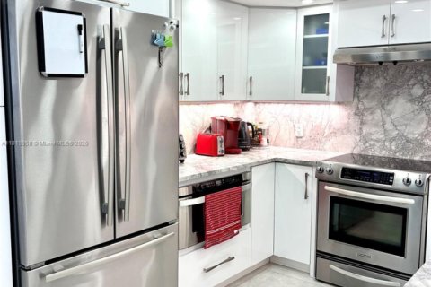 Condominio en venta en Pompano Beach, Florida, 2 dormitorios, 97.55 m2 № 1777569 - foto 2