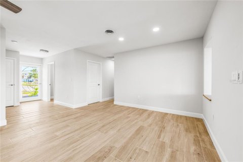 Casa en venta en Venice, Florida, 3 dormitorios, 145.3 m2 № 1659318 - foto 16