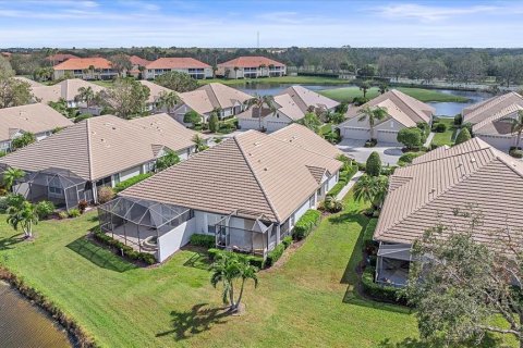 House in Lakewood Ranch, Florida 2 bedrooms, 145.39 sq.m. № 1425909 - photo 8
