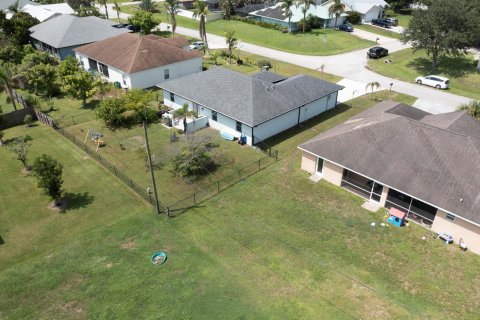 Villa ou maison à vendre à Port St. Lucie, Floride: 4 chambres, 171.22 m2 № 2331363 - photo 25