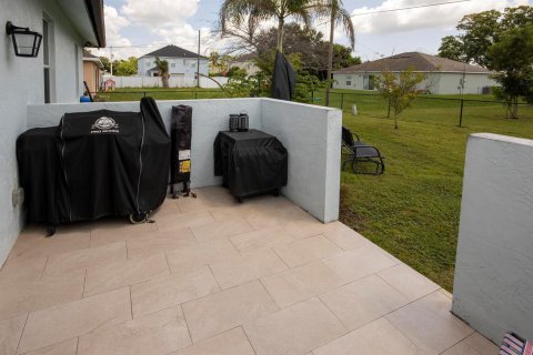 Villa ou maison à vendre à Port St. Lucie, Floride: 4 chambres, 171.22 m2 № 2331363 - photo 23