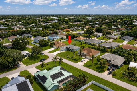 Villa ou maison à vendre à Port St. Lucie, Floride: 4 chambres, 171.22 m2 № 2331363 - photo 2