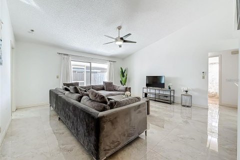 Купить виллу или дом в Олдсмар, Флорида 3 комнаты, 130.99м2, № 2275409 - фото 13