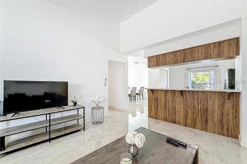 Купить виллу или дом в Олдсмар, Флорида 3 комнаты, 130.99м2, № 2275409 - фото 17