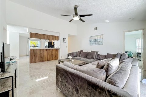Купить виллу или дом в Олдсмар, Флорида 3 комнаты, 130.99м2, № 2275409 - фото 15